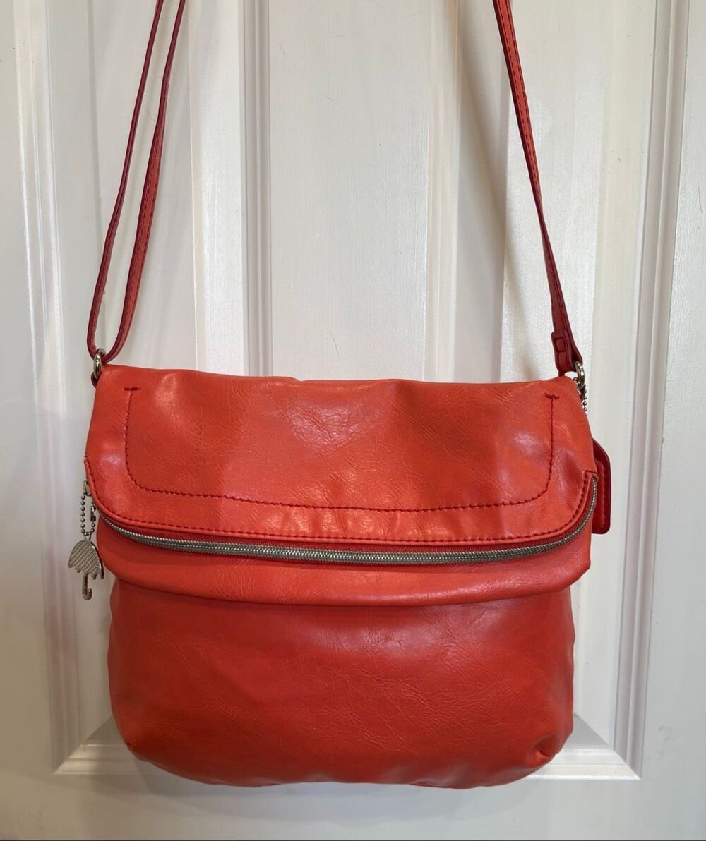 RELIC by Fossil - Foldover Crossbody in Soft Orange Faux Leather/Great Condition - Picture 2 of 13